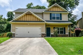 Building Photo - 114 Great Oak Way