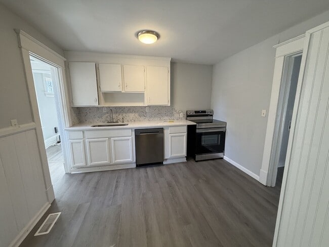 Building Photo - RENTAL HOME 3BD/2BTH