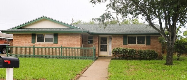 Building Photo - 118 Catalina Cir