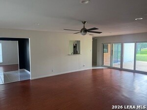 Foto del edificio - 9219 Garden Ridge Dr