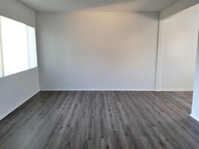 Building Photo - 7240 Bright Ave