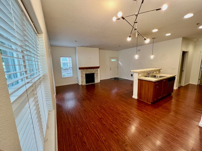 Building Photo - 10733 NE Red Wing Way