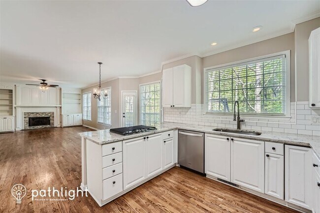 Foto del edificio - 5005 Wiltshire Lane, Suwanee, GA, 30024