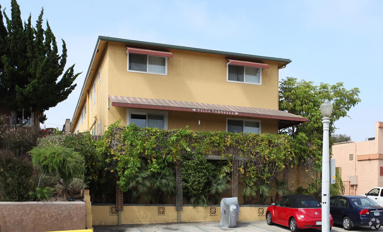 Building Photo - Amherst Manor Apartments