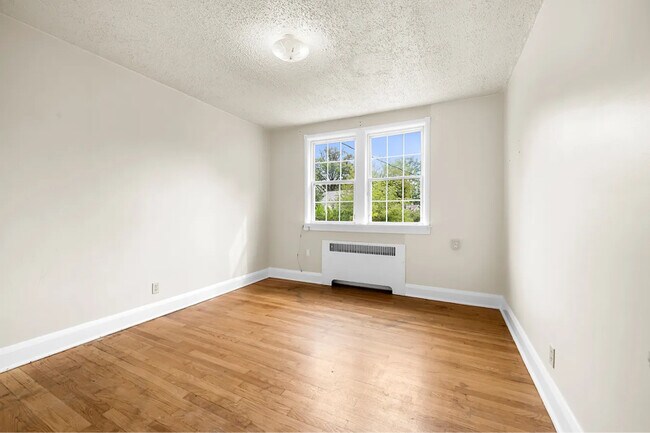 Foto del edificio - 205 Westowne Rd