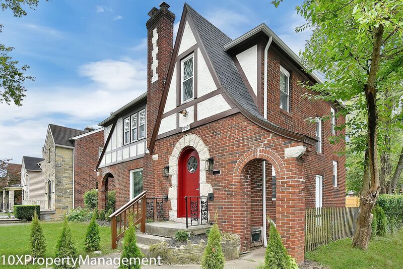 Primary Photo - 1049 Berkeley Rd