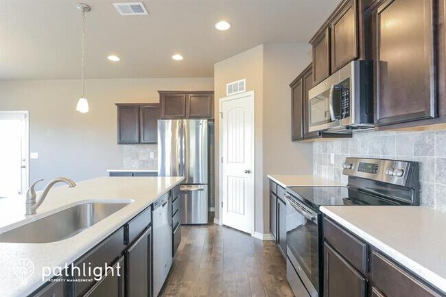 Building Photo - 7282 Thorn Brush Way