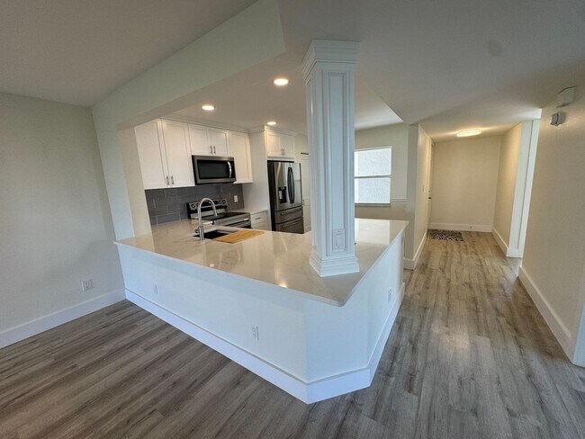 Foto del edificio - ANNUAL RENTAL - 3 BED / 2 BATH AT CANTERBU...