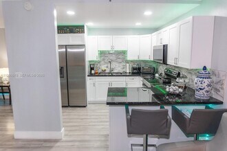 Building Photo - 6190 W 19th Ave