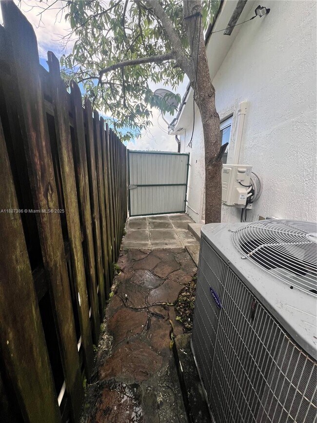 Foto del edificio - 14763 SW 173rd Terrace