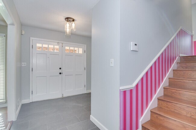 Foto del edificio - Great Location 4 Bedroom