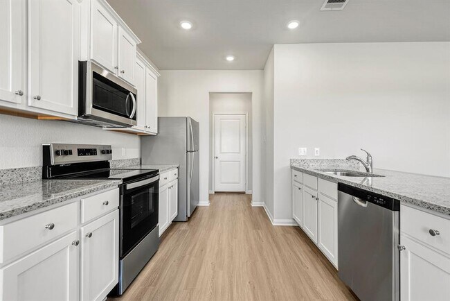 Building Photo - 8119 Sunberry Shadow Dr