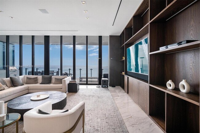 Building Photo - 17141 Collins Ave