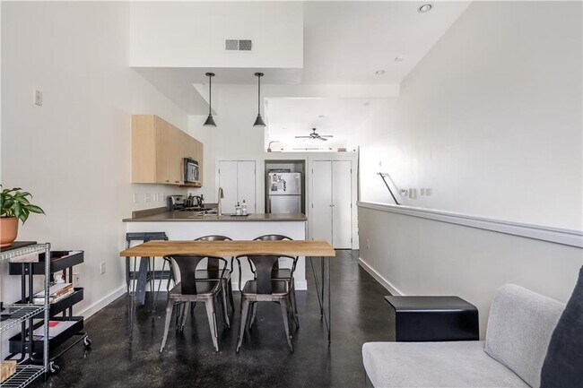 Foto del edificio - 1601 E 5th St