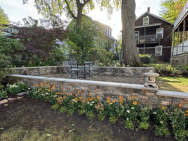 Building Photo - 105 Chestnut St