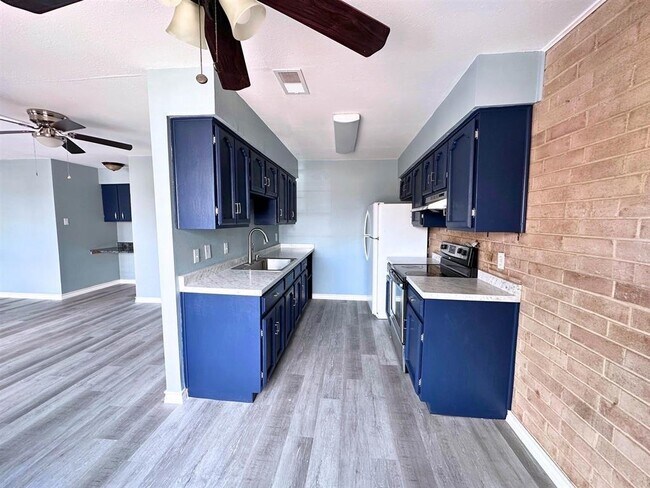 Foto del edificio - 4902 Marcella Ave