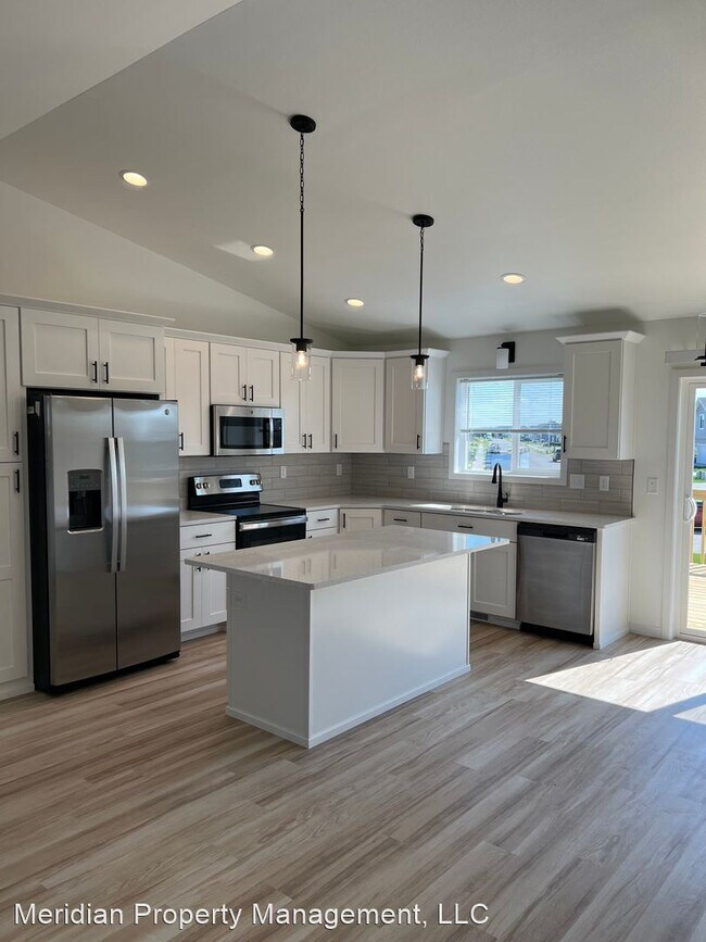 Foto del edificio - 4 br, 3 bath House - 921 46th Ave S