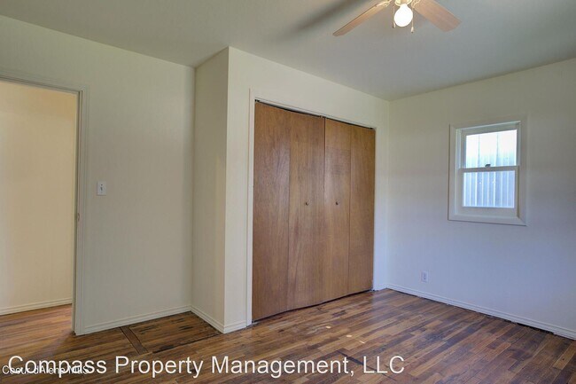Building Photo - 2 br, 1 bath House - 616 1/2 Oak St.