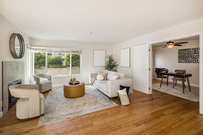 Foto del edificio - 5605 Friars Rd