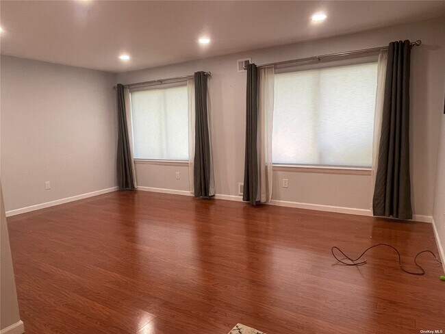 Building Photo - 230 Springmeadow Dr