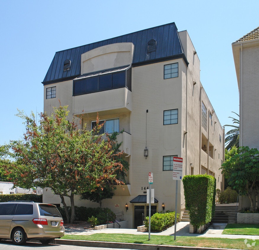 Building Photo - 144 N Wetherly Dr