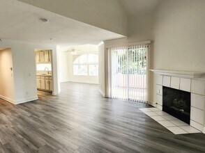 Building Photo - 5042 Waverider Cir