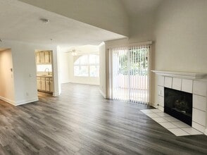 Building Photo - 5042 Waverider Cir