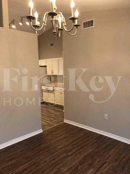 Foto del edificio - 6342 Hampton Pointe Cir