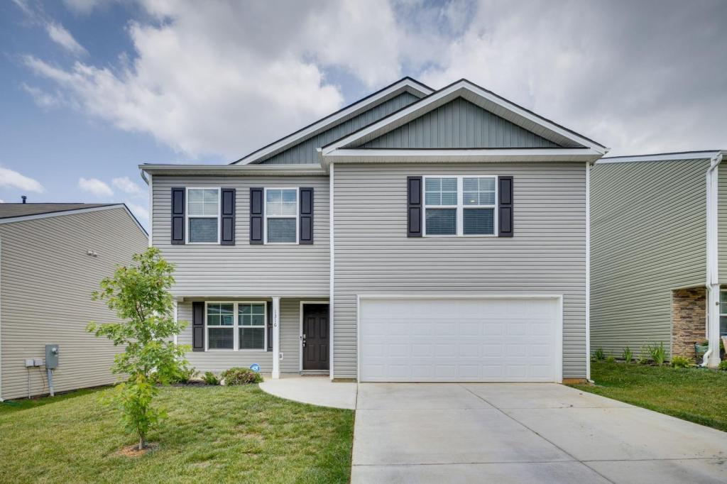 Foto principal - 1316 Clark Pt Rd