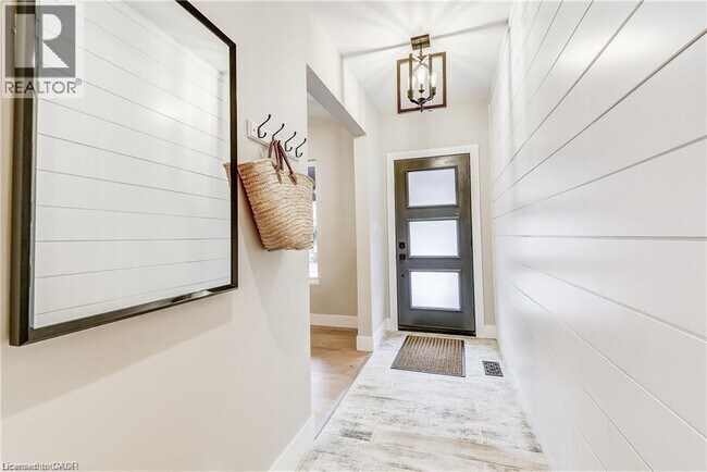 Photo du bâtiment - 32 Cumberland Ave