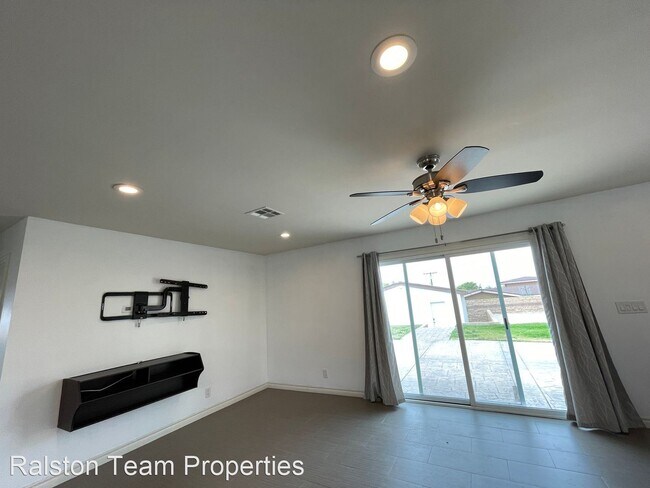 Foto del edificio - 3 br, 2.5 bath House - 1340 Tobias Dr
