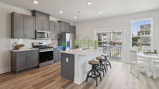 Building Photo - Upscale 3BR Townhome with Study, 2-Car Garage & Modern Finishes in McCandless Square