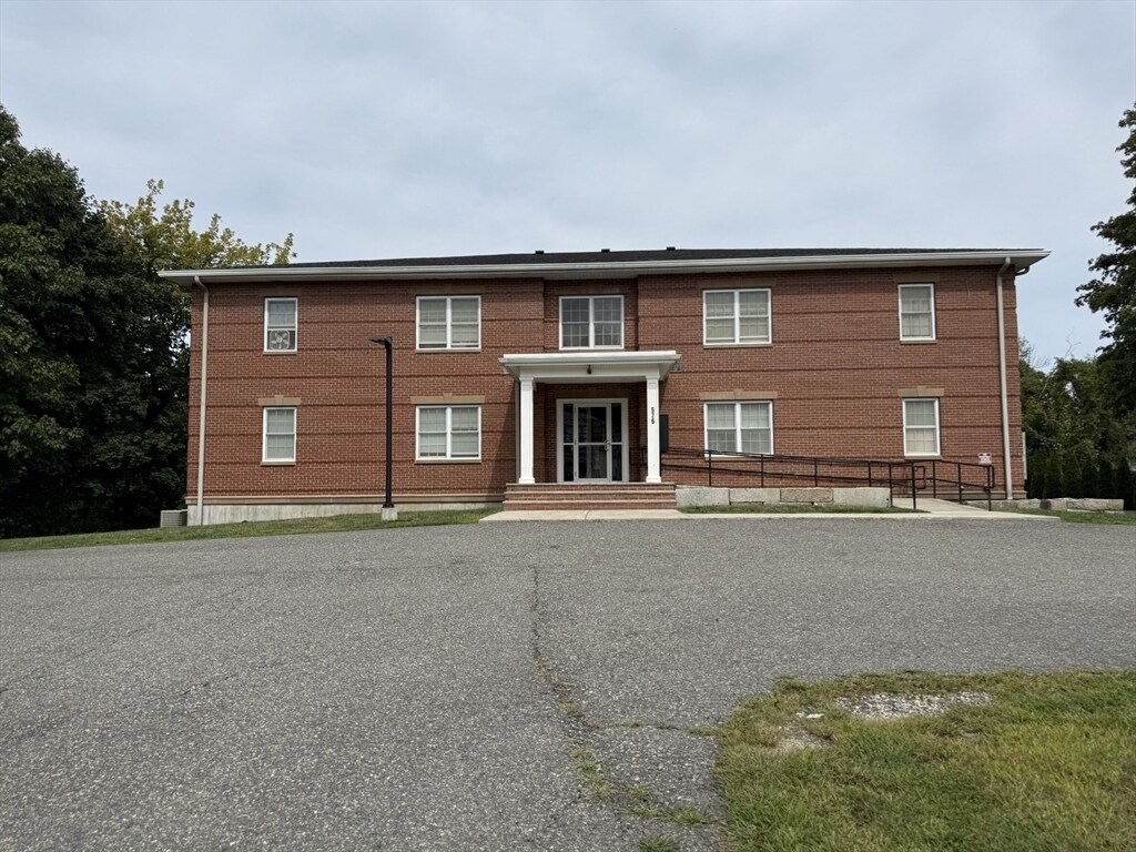 Foto principal - 576 South Ave