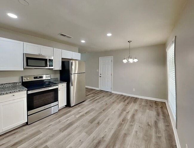 Foto del edificio - 2182 Chestnut Log Loop