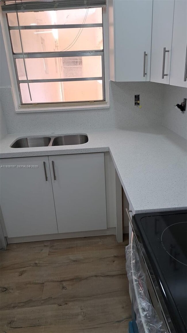 Foto del edificio - 8820 Fontainebleau Blvd