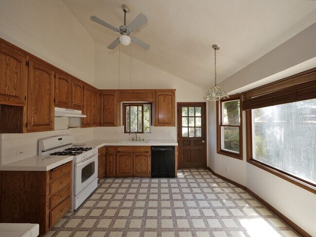 Foto del edificio - 99 Parsons Ln
