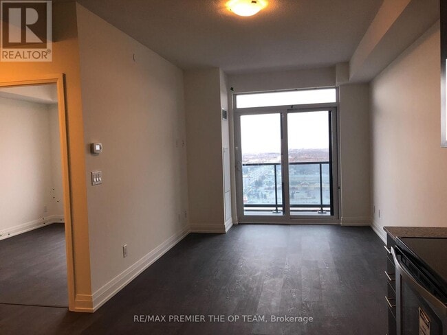 Building Photo - 3700 Hwy 7 W