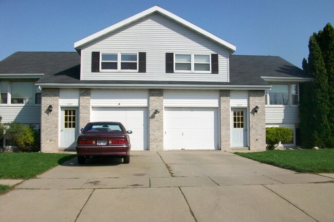 Building Photo - 1205 Centennial Pky