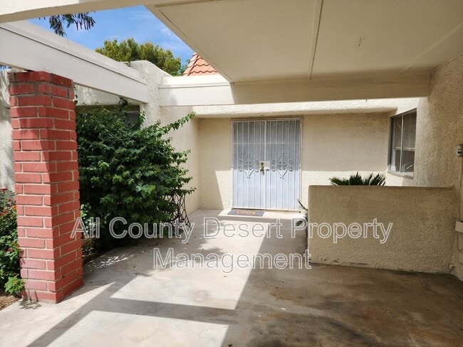 Building Photo - 1663 N Fairway Cir E