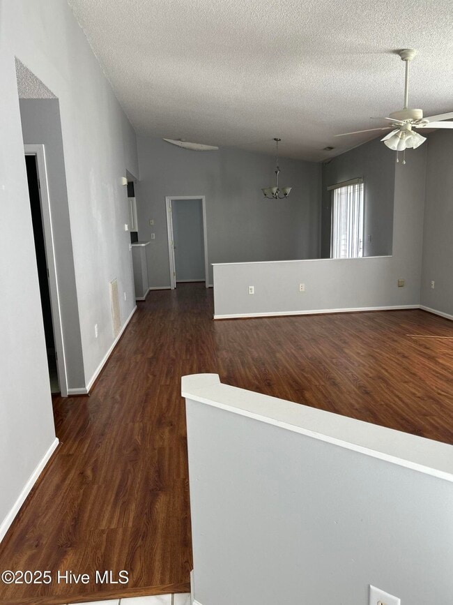 Building Photo - 4162 Breezewood Dr