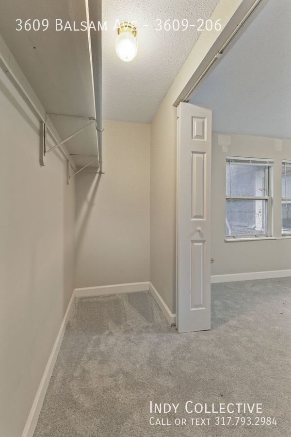 Building Photo - Move In Special: $500 Off First Month!