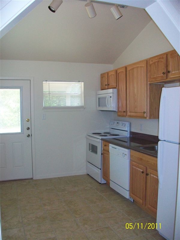 Building Photo - 2 br, 1 bath House - Chenault Houses 12