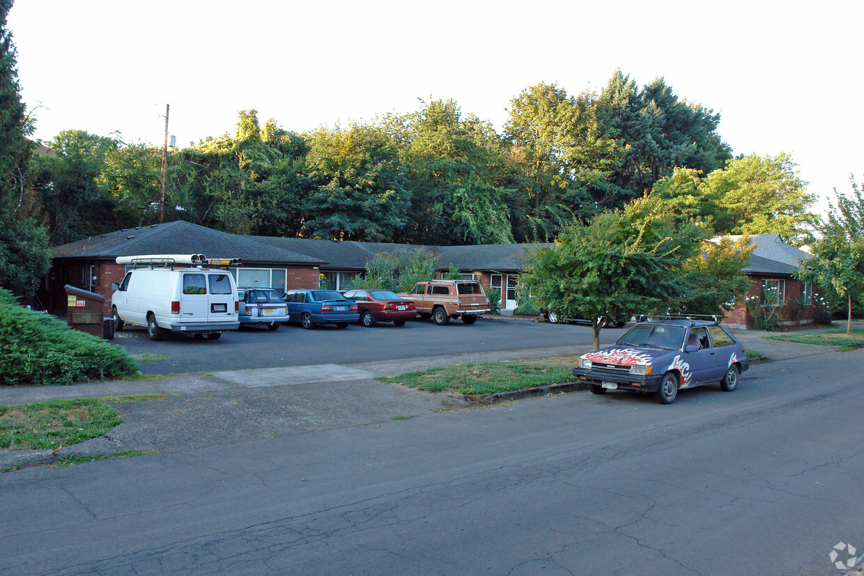 Primary Photo - 3386 SE Waverleigh Blvd
