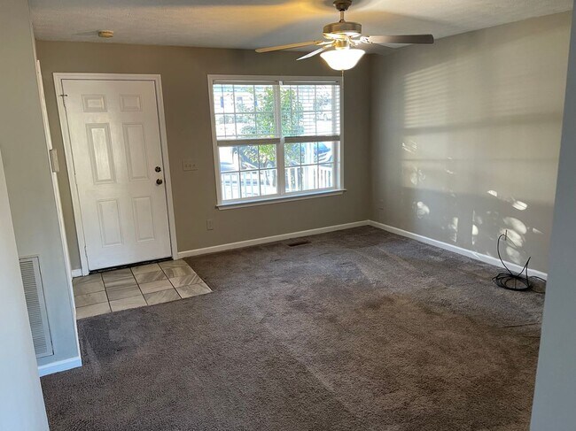 Building Photo - 1604 Baucom Dr