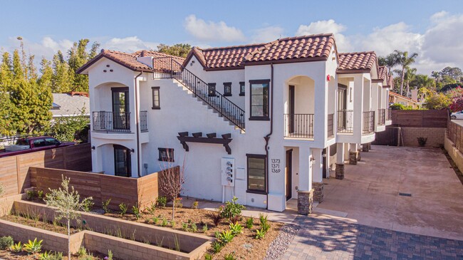 Building Photo - Stunning Luxury Townhome in Encinitas