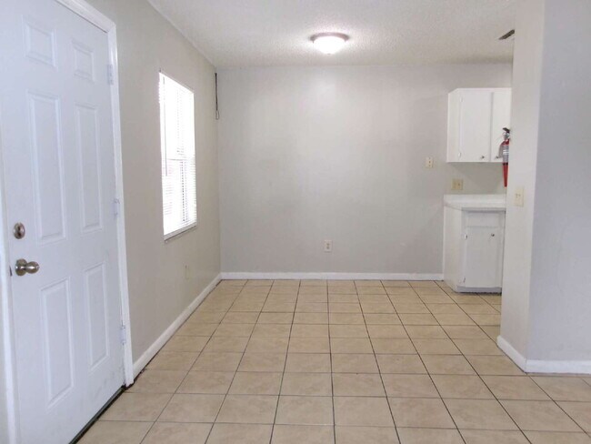 Foto del edificio - I bedroom Available in Auburndale