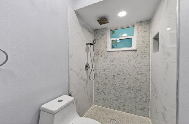 Building Photo - 6219 SW 20th Ct