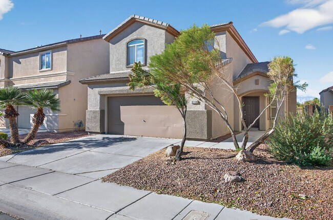 Building Photo - GOLF COURSE VIEWS AT SILVERSTONE RANCH (CENTENNIAL) - 2-STORY 3-BEDROOM HOUSE!