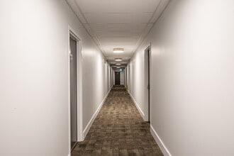 Building Photo - 401 West Street North