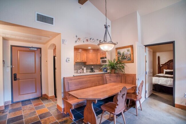 Foto del edificio - Villa 3080 1 Bed 1 Bath Full Kitchen
